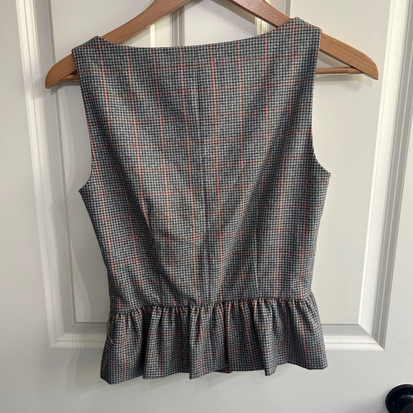 Excellent condition Antonio Melani size 2 grey windowpane plaid peplum tank. - Picture 7 of 10
